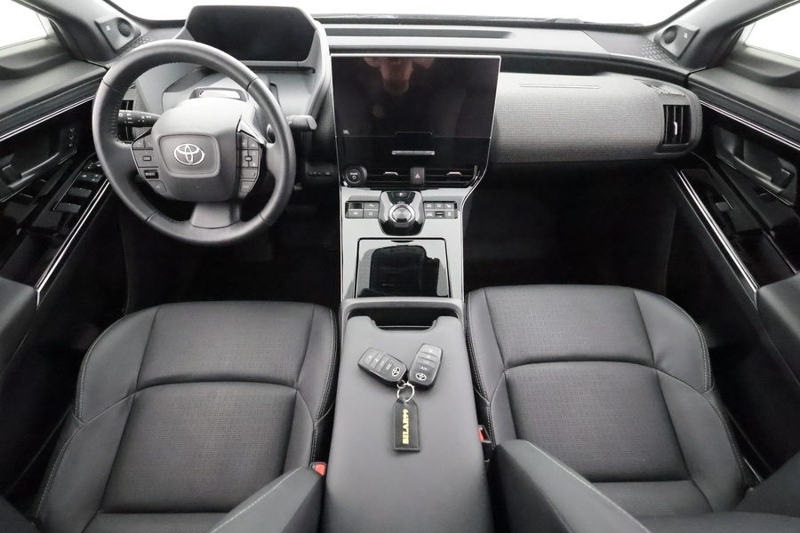 Toyota bZ4X vaihtoauto