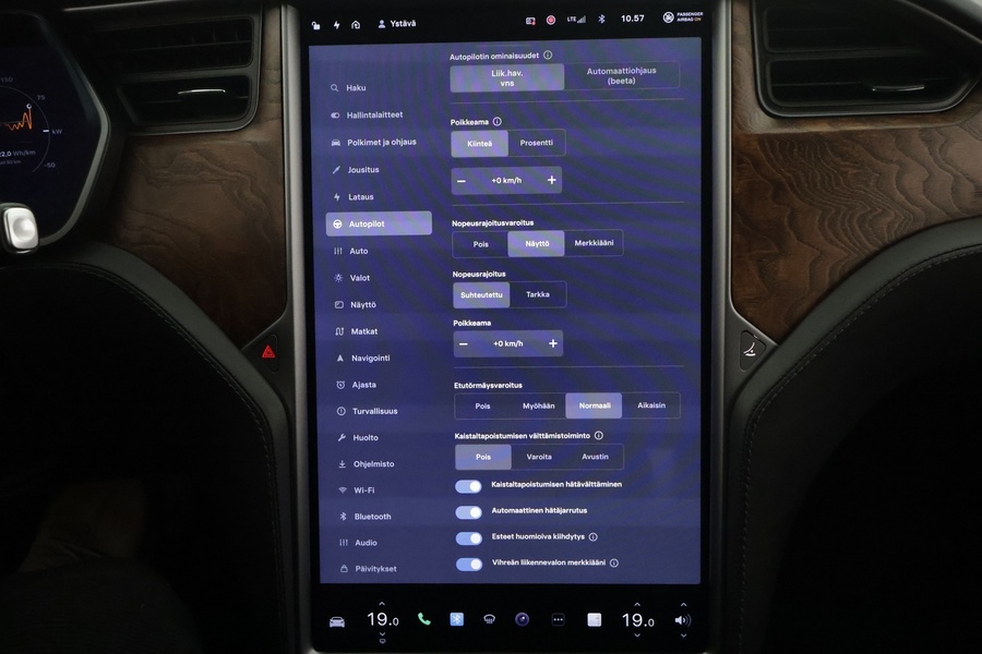 Tesla Model S vaihtoauto