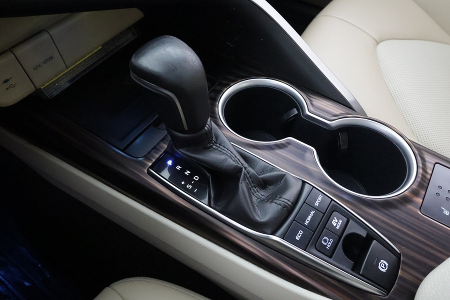 Toyota Camry vaihtoauto