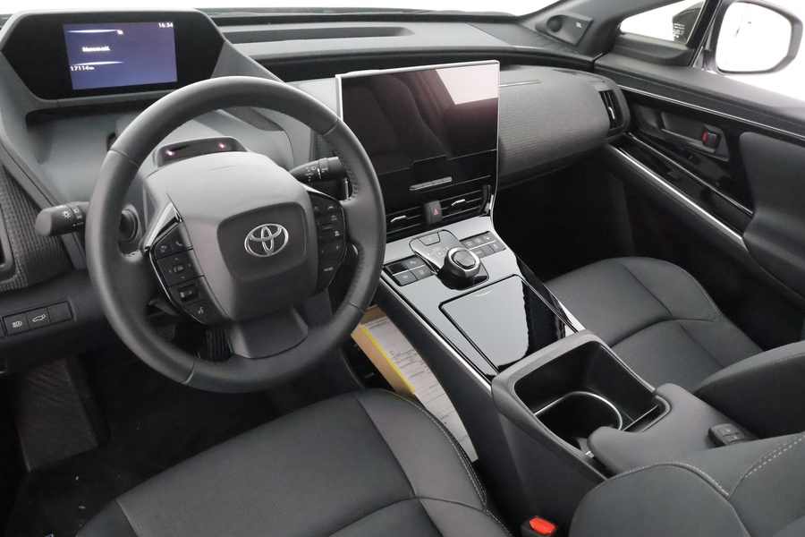 Toyota bZ4X vaihtoauto