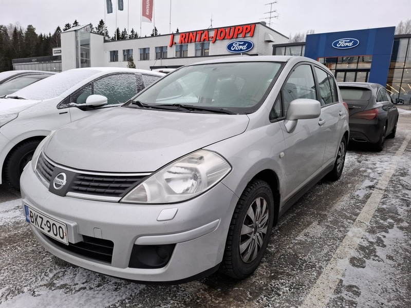 Nissan Tiida vaihtoauto