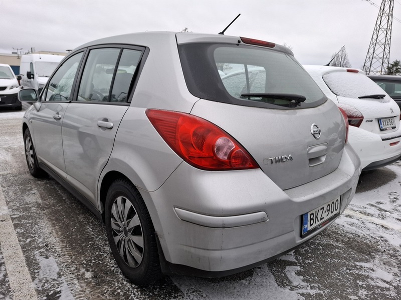 Nissan Tiida vaihtoauto