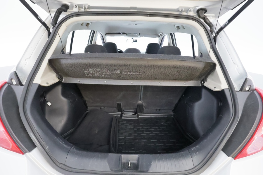 Nissan Tiida vaihtoauto