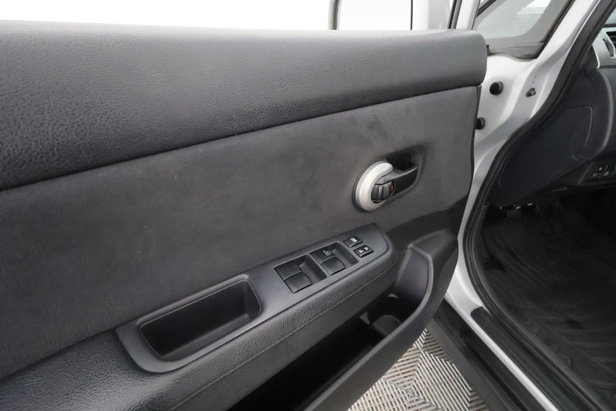 Nissan Tiida vaihtoauto