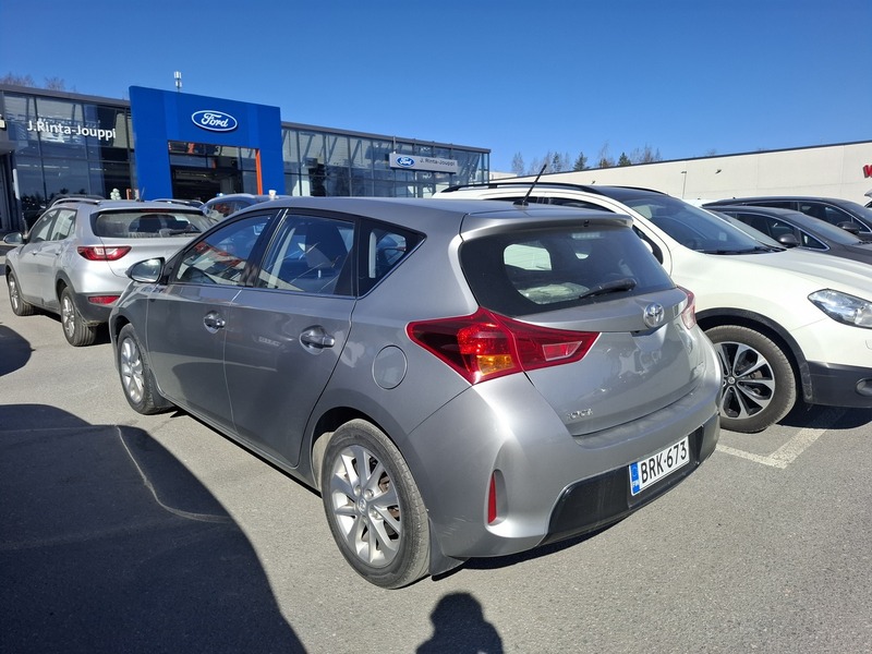 Toyota Auris vaihtoauto