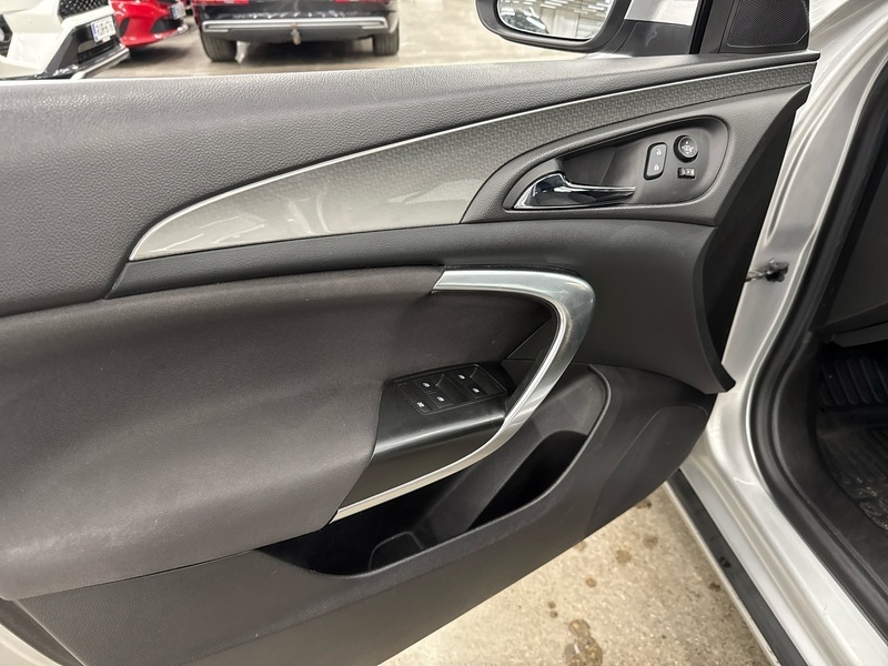 Opel Insignia vaihtoauto