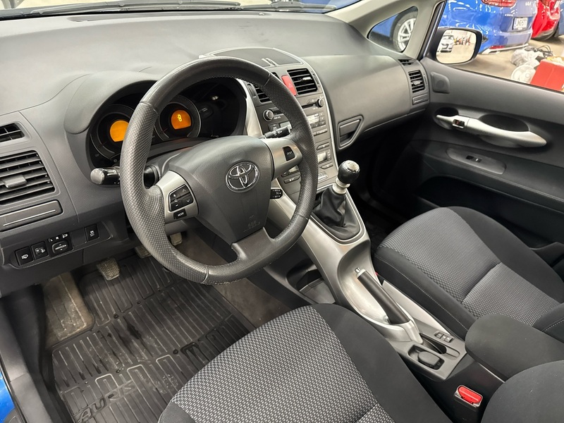 Toyota Auris vaihtoauto