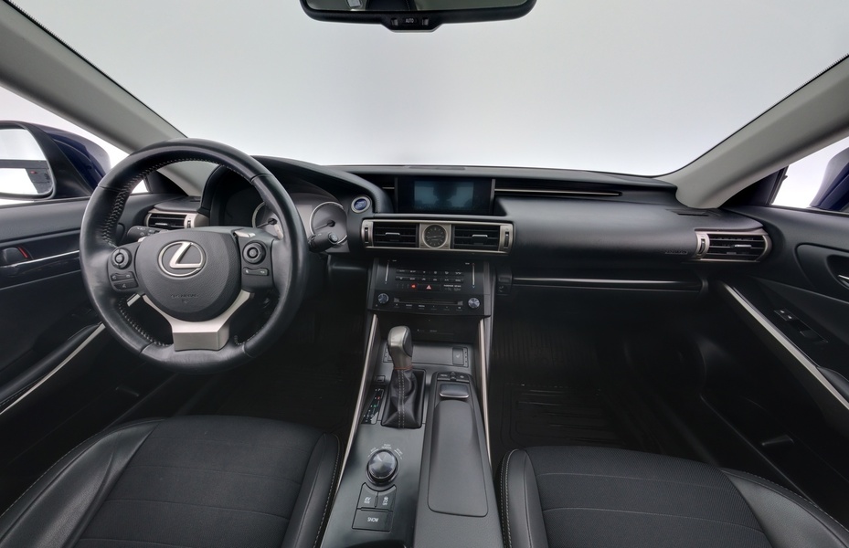 Lexus IS vaihtoauto