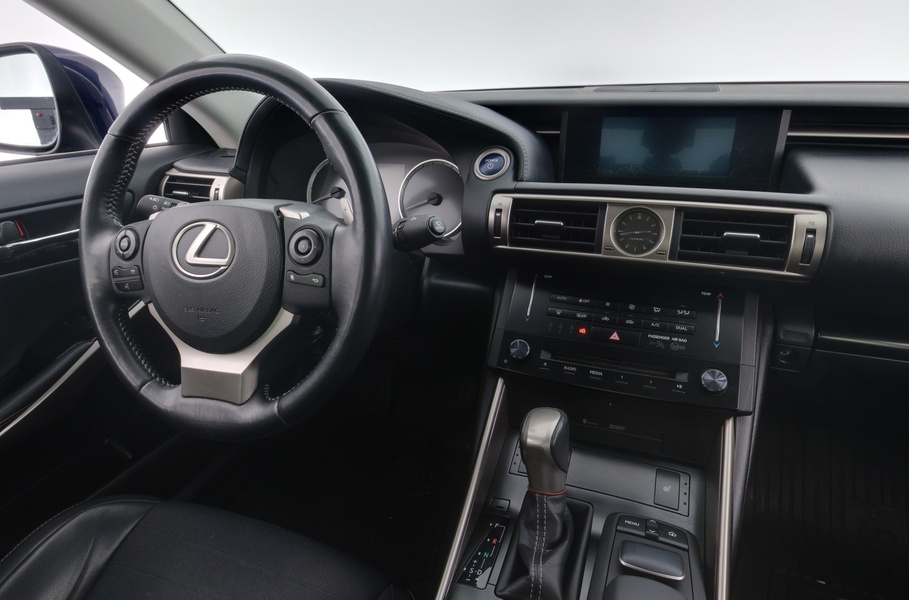 Lexus IS vaihtoauto