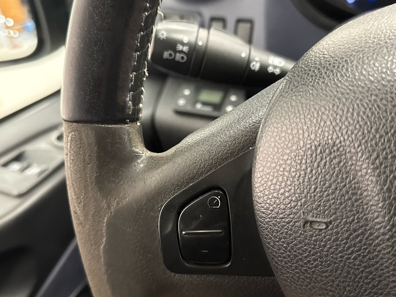 Opel Vivaro vaihtoauto