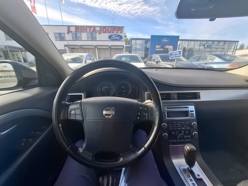 Volvo V70 vaihtoauto