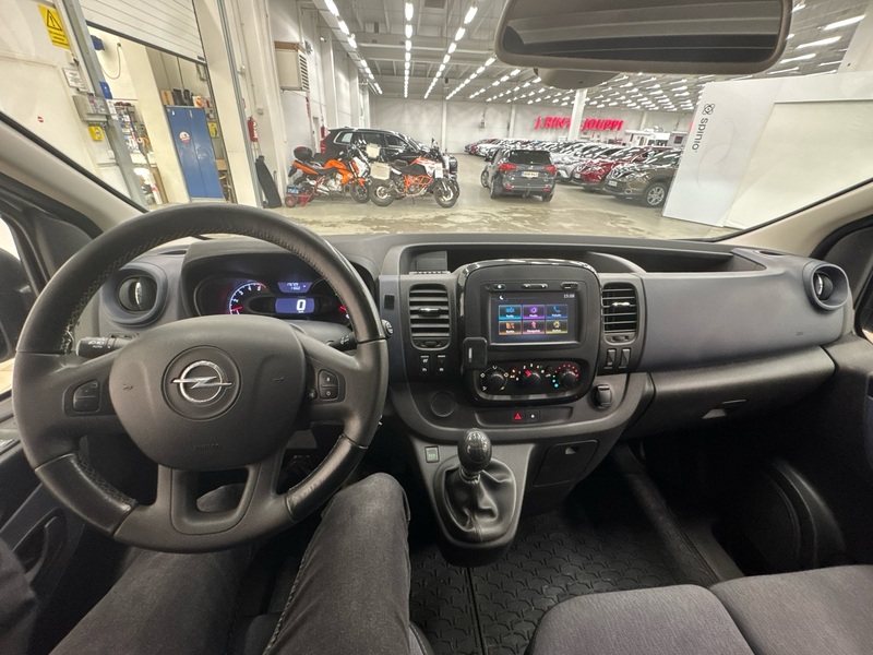 Opel Vivaro vaihtoauto