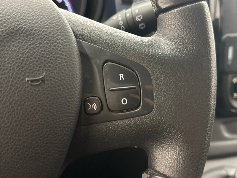 Opel Vivaro vaihtoauto