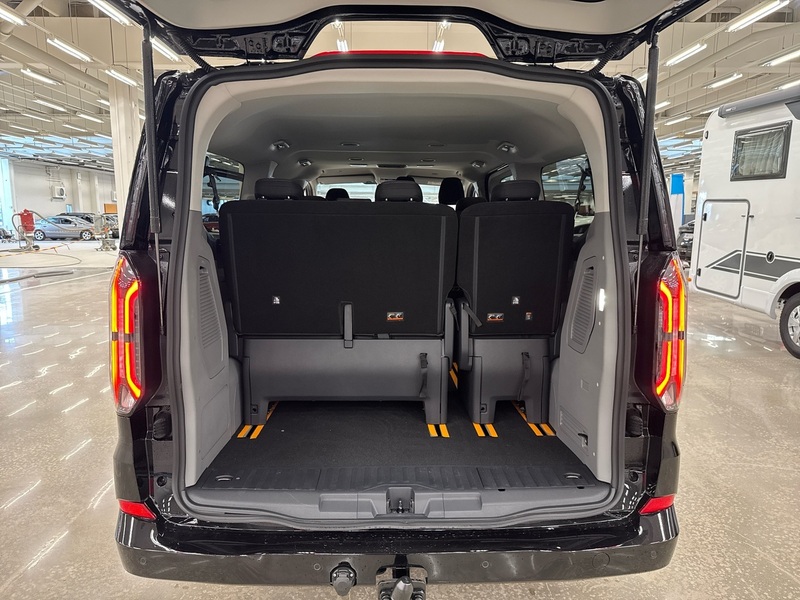 Ford Tourneo Custom vaihtoauto