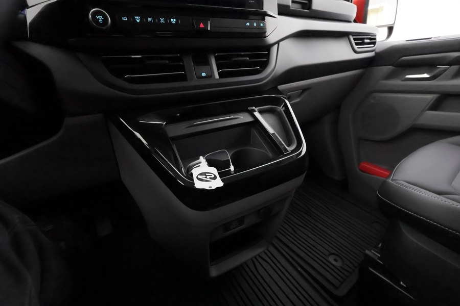 Ford Tourneo Custom vaihtoauto