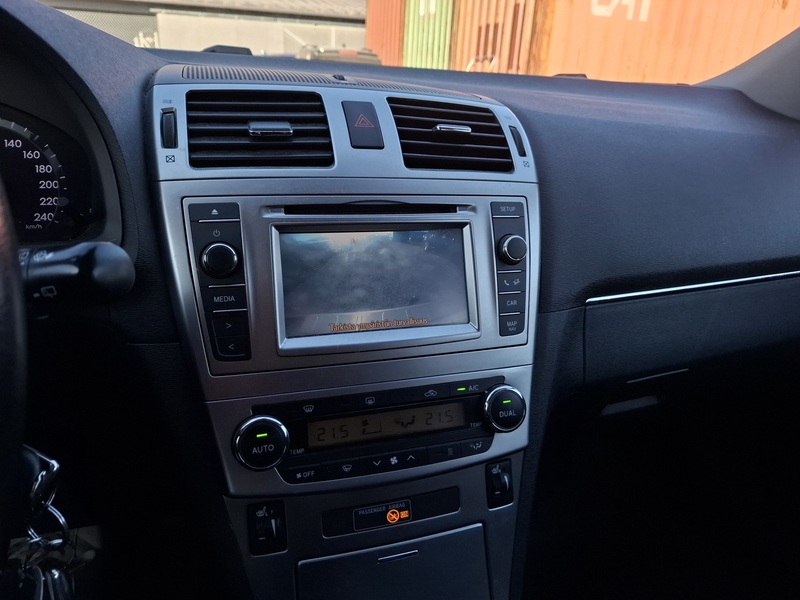 Toyota Avensis vaihtoauto