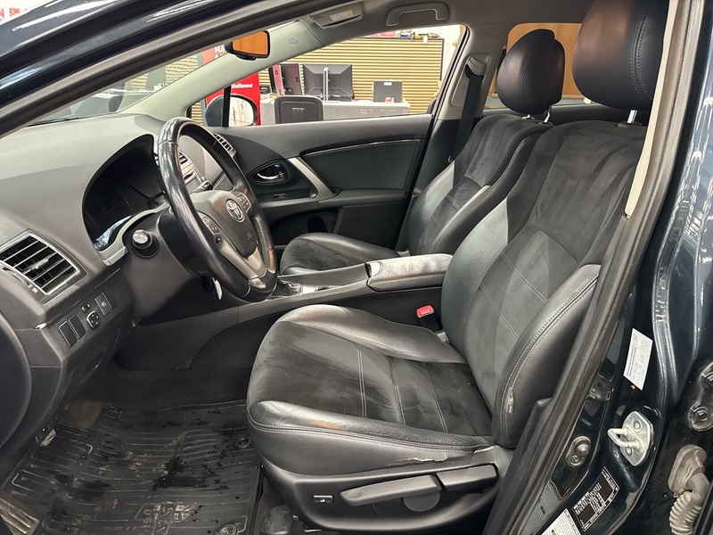 Toyota Avensis vaihtoauto