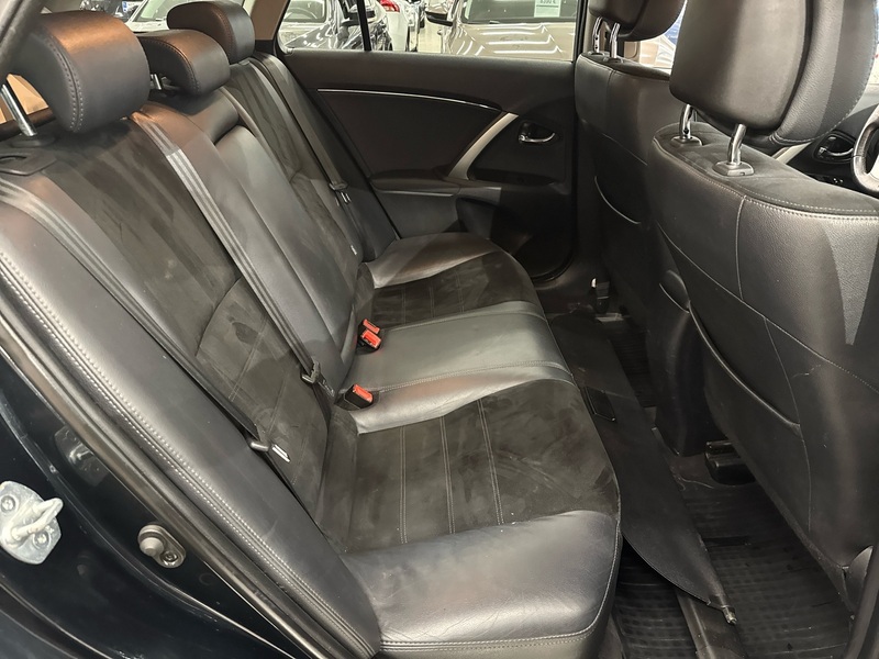 Toyota Avensis vaihtoauto