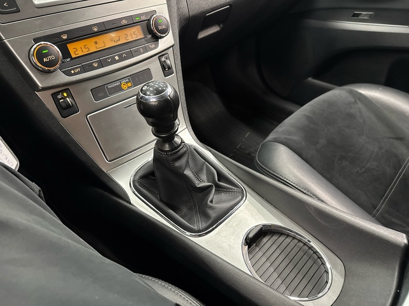 Toyota Avensis vaihtoauto