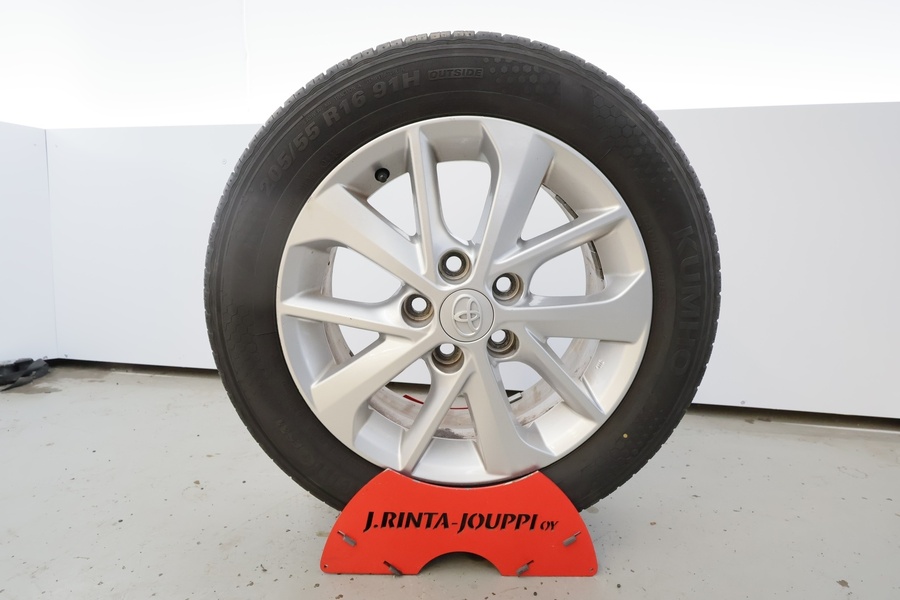 Toyota Auris vaihtoauto