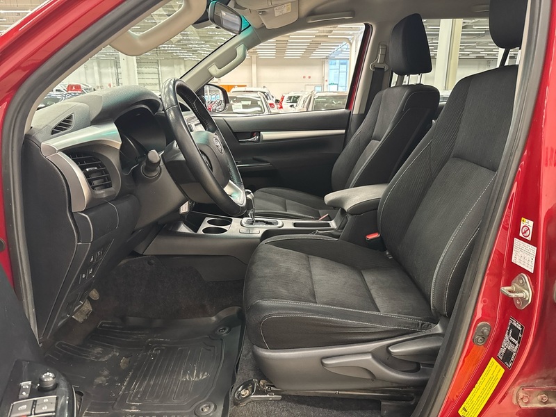 Toyota Hilux vaihtoauto