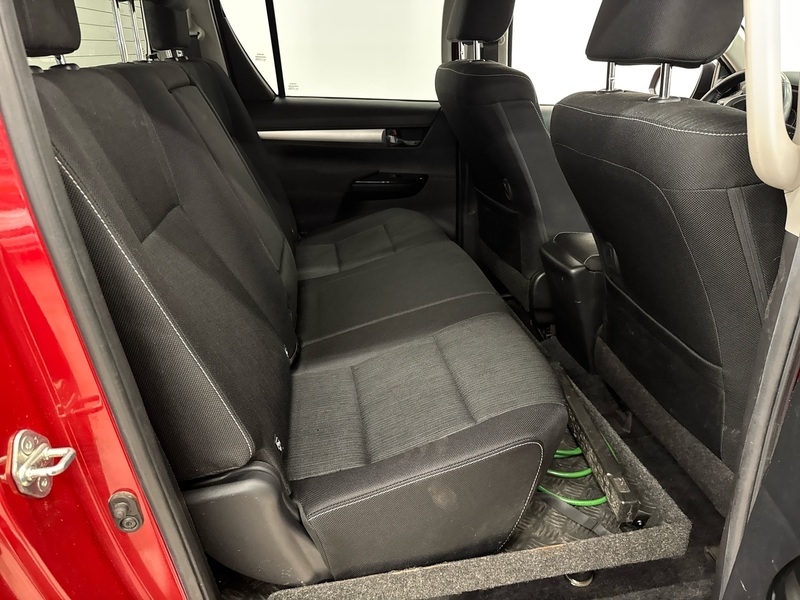 Toyota Hilux vaihtoauto