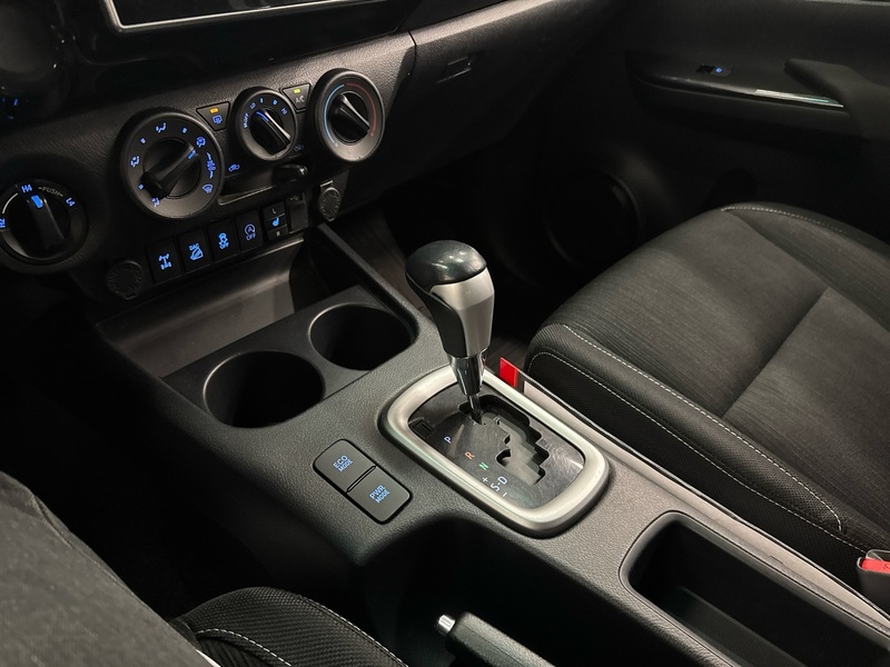 Toyota Hilux vaihtoauto