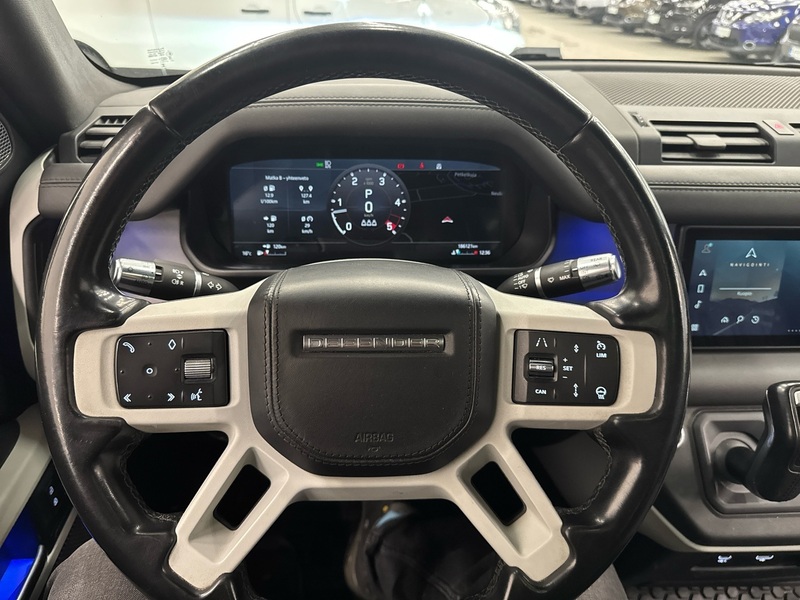 Land Rover Defender vaihtoauto