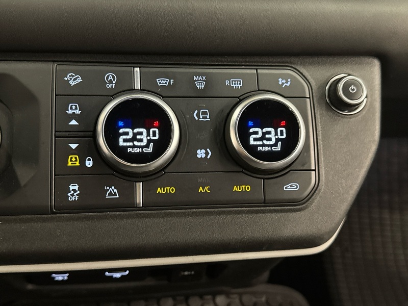 Land Rover Defender vaihtoauto