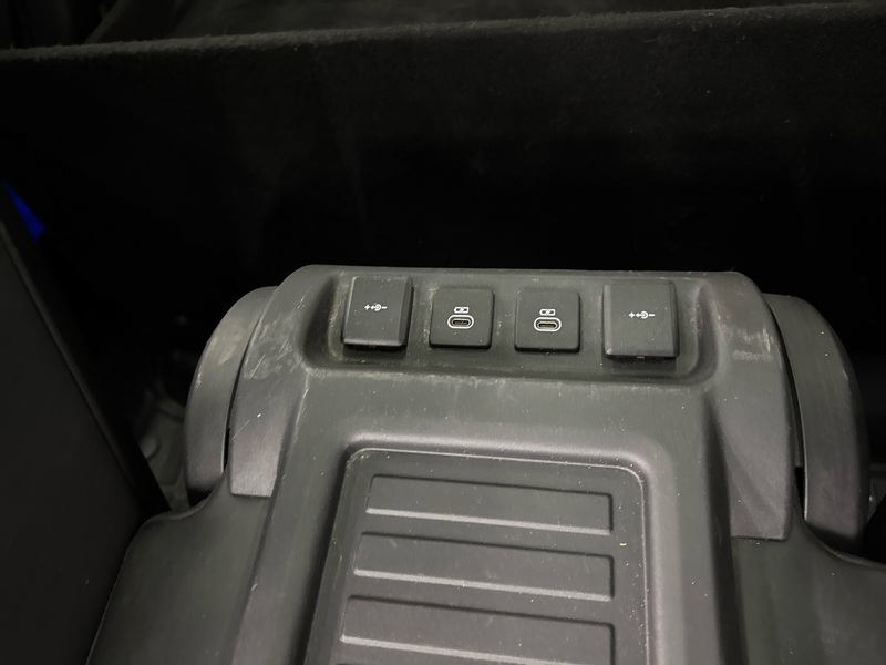 Land Rover Defender vaihtoauto