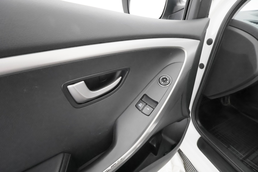 Hyundai i30 5d vaihtoauto