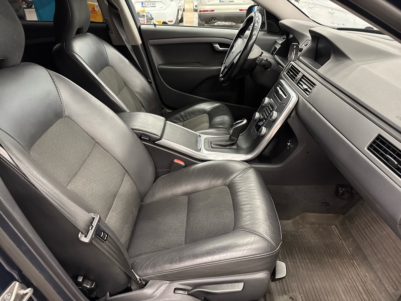 Volvo V70 vaihtoauto