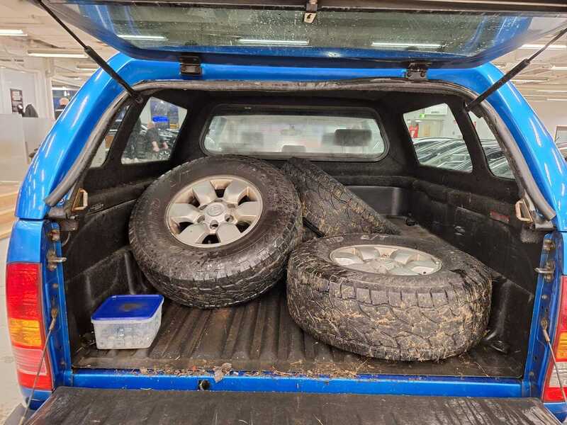 Toyota Hilux vaihtoauto