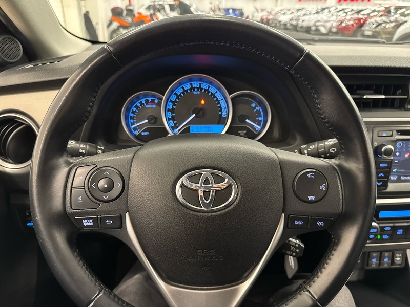 Toyota Auris vaihtoauto
