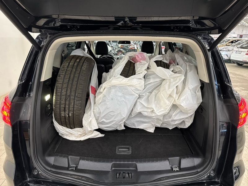 Ford S-MAX vaihtoauto