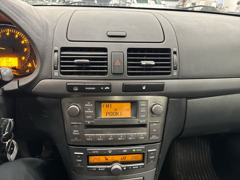 Toyota Avensis vaihtoauto