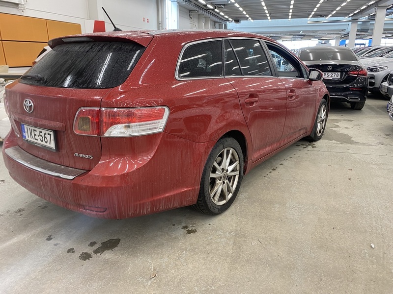 Toyota Avensis vaihtoauto