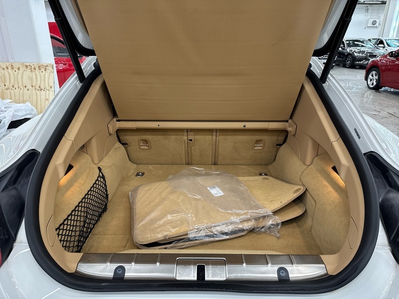 Porsche Panamera vaihtoauto