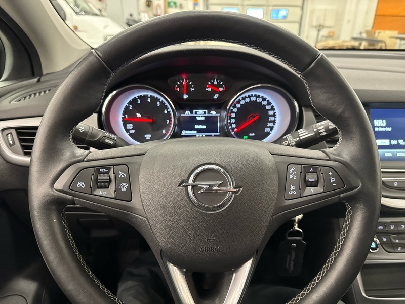 Opel Astra vaihtoauto