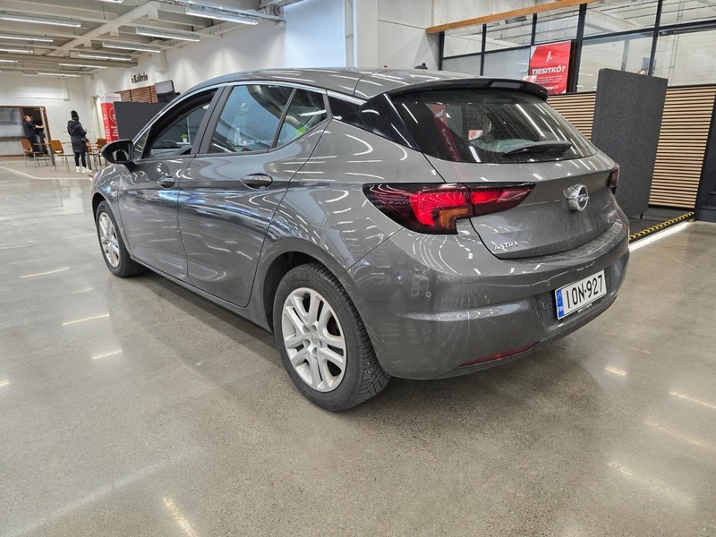 Opel Astra vaihtoauto