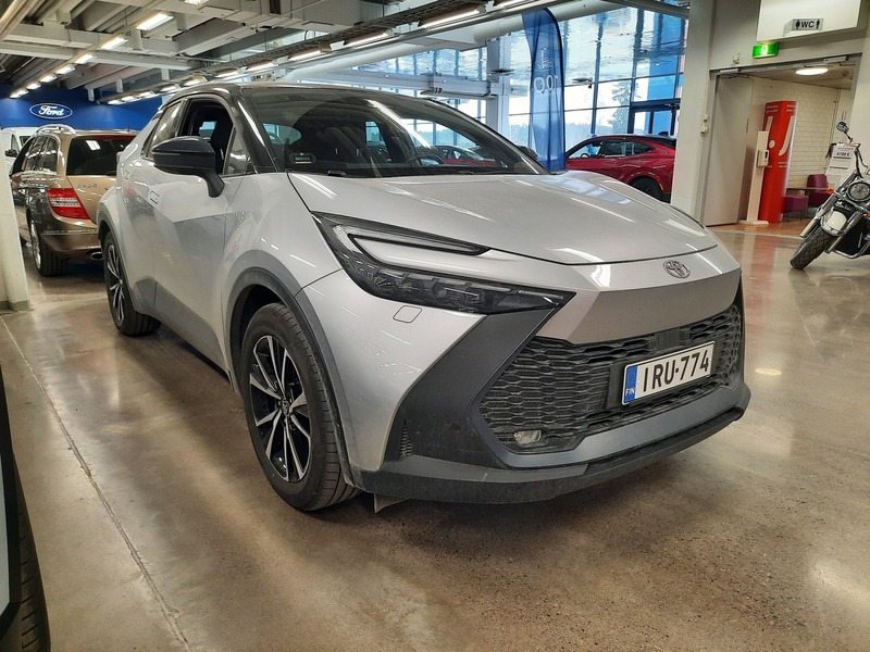 Toyota C-HR vaihtoauto