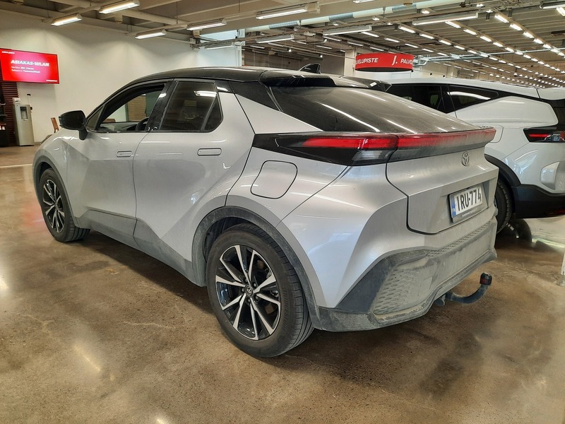 Toyota C-HR vaihtoauto