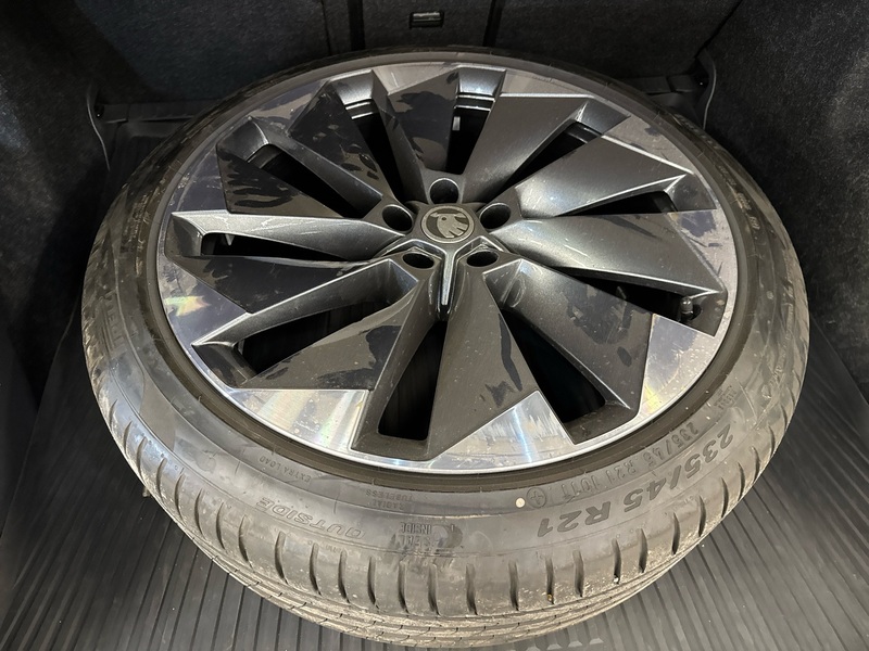 Skoda Enyaq vaihtoauto