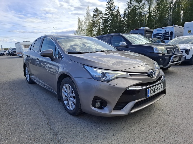 Toyota Avensis vaihtoauto