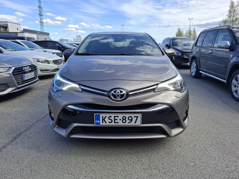 Toyota Avensis vaihtoauto