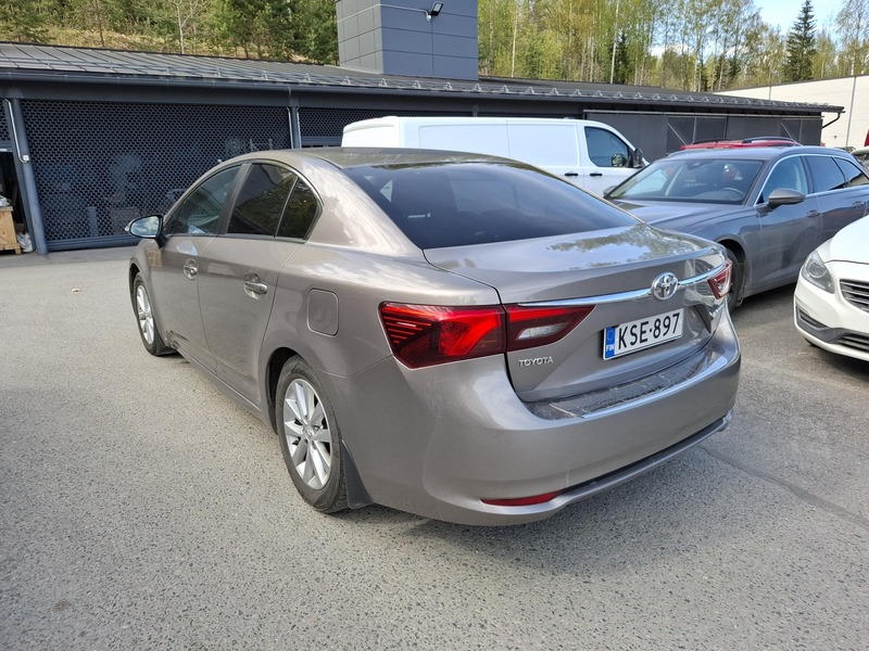 Toyota Avensis vaihtoauto
