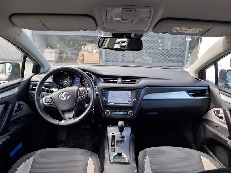 Toyota Avensis vaihtoauto