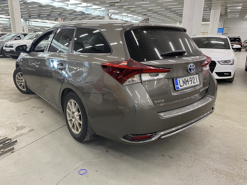 Toyota Auris vaihtoauto