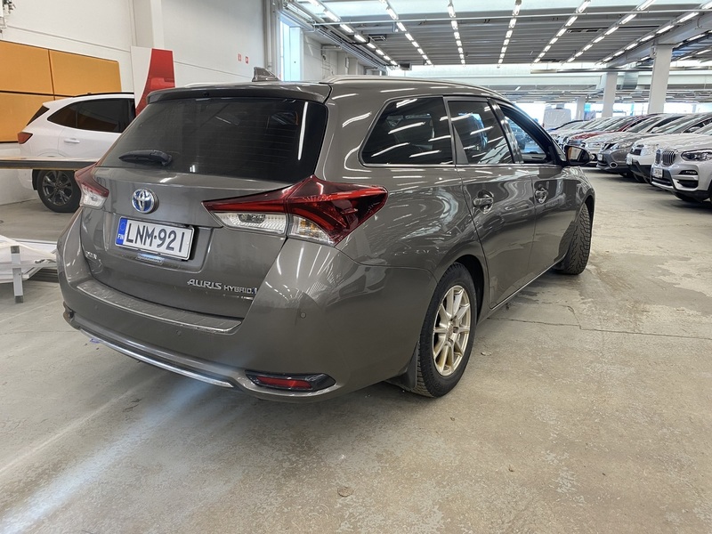 Toyota Auris vaihtoauto