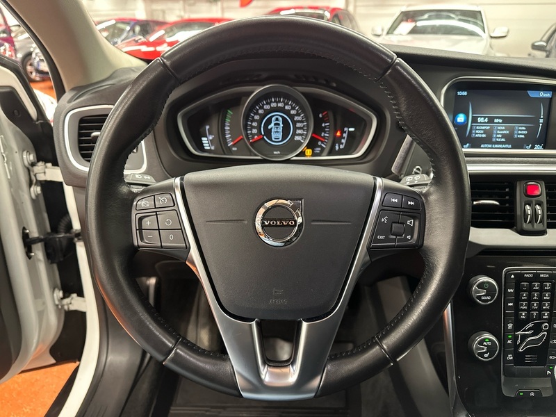 Volvo V40 Cross Country vaihtoauto
